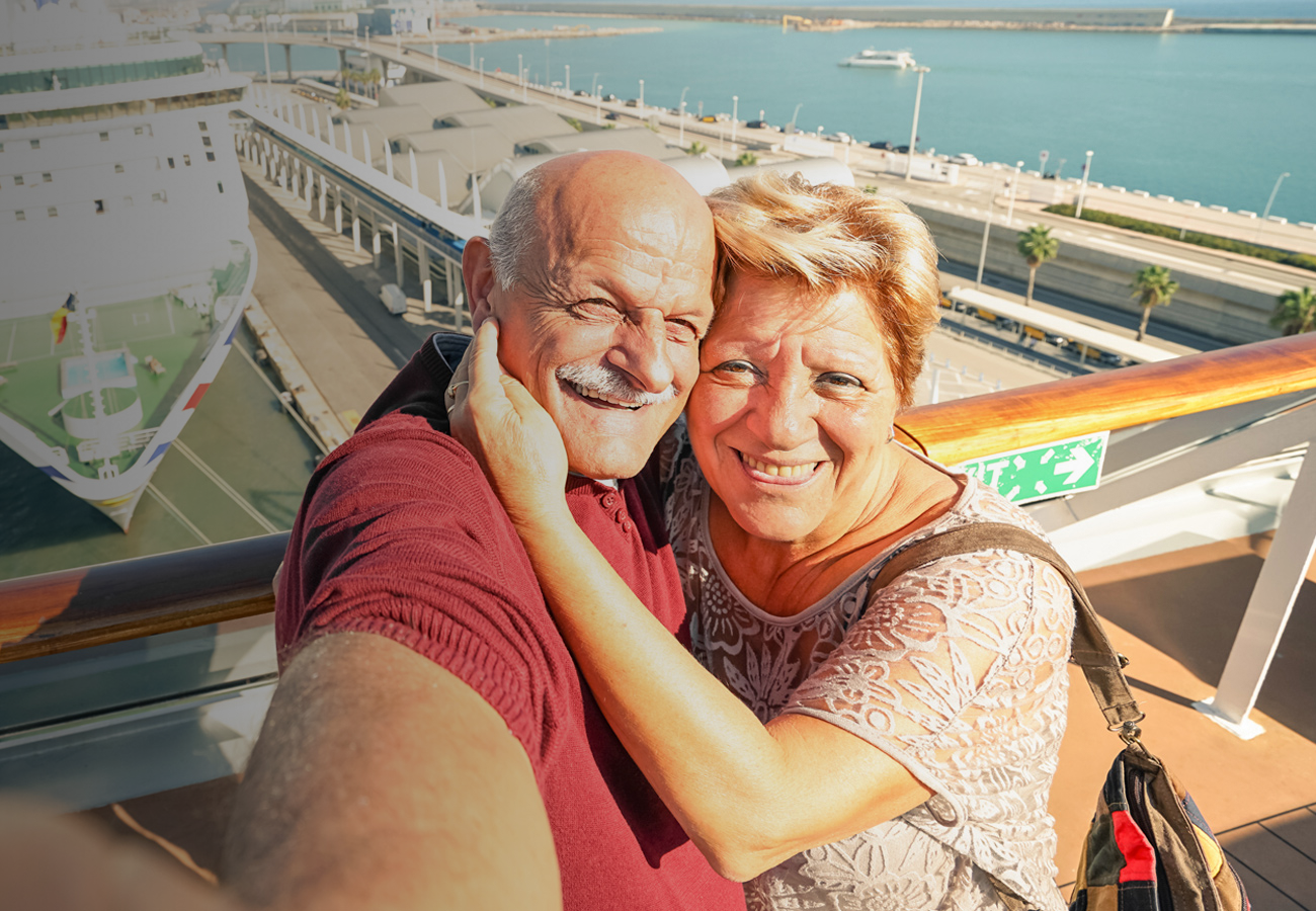 couple on a cruise